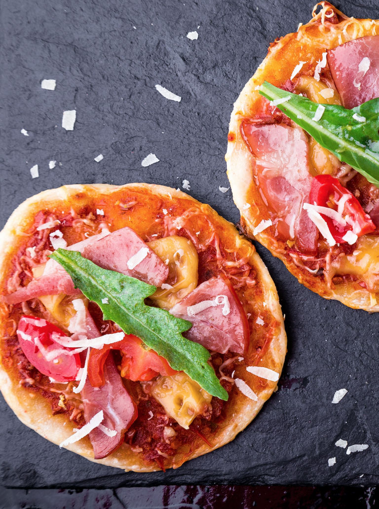 Syn Free Pizza | Slimming World Friendly Recipe - Fatgirlskinny.net ...