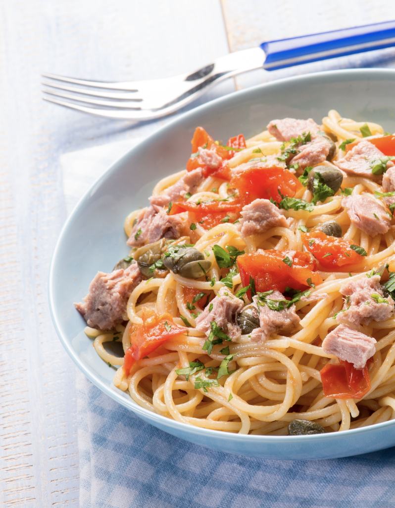 Tuna, Caper and Tomato Spaghetti | Slimming World Friendly Recipe – Fatgirlskinny.net