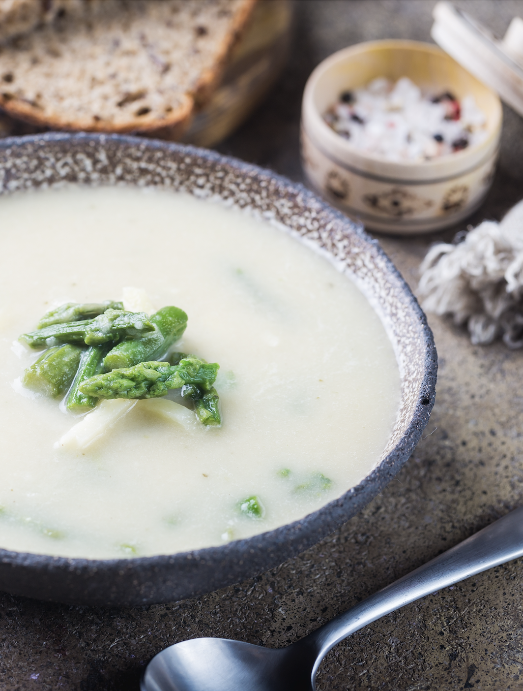 Creamy Asparagus and Potato Soup | Slimming World Friendly Recipe - Fatgirlskinny.net