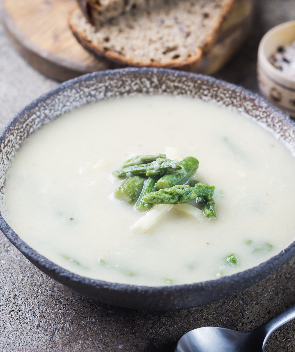 Creamy Asparagus and Potato Soup | Slimming World Friendly Recipe - Fatgirlskinny.net