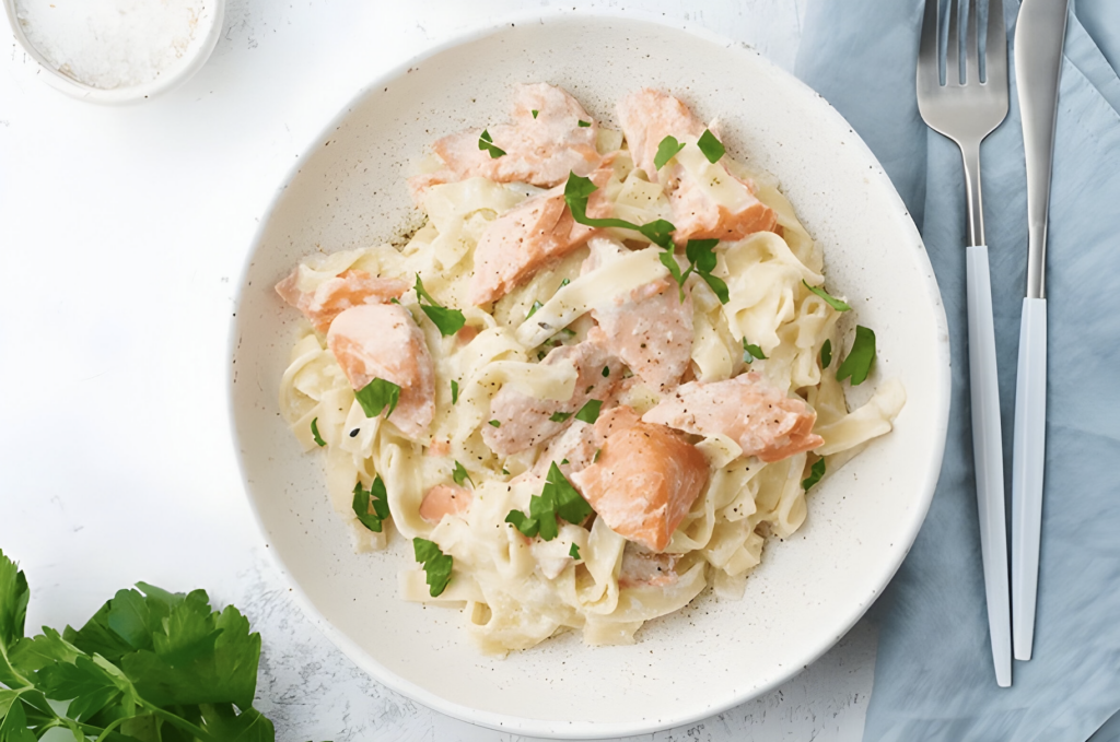 Quick and Easy Creamy Salmon Pasta | Slimming World Friendly Recipe – Fatgirlskinny.net