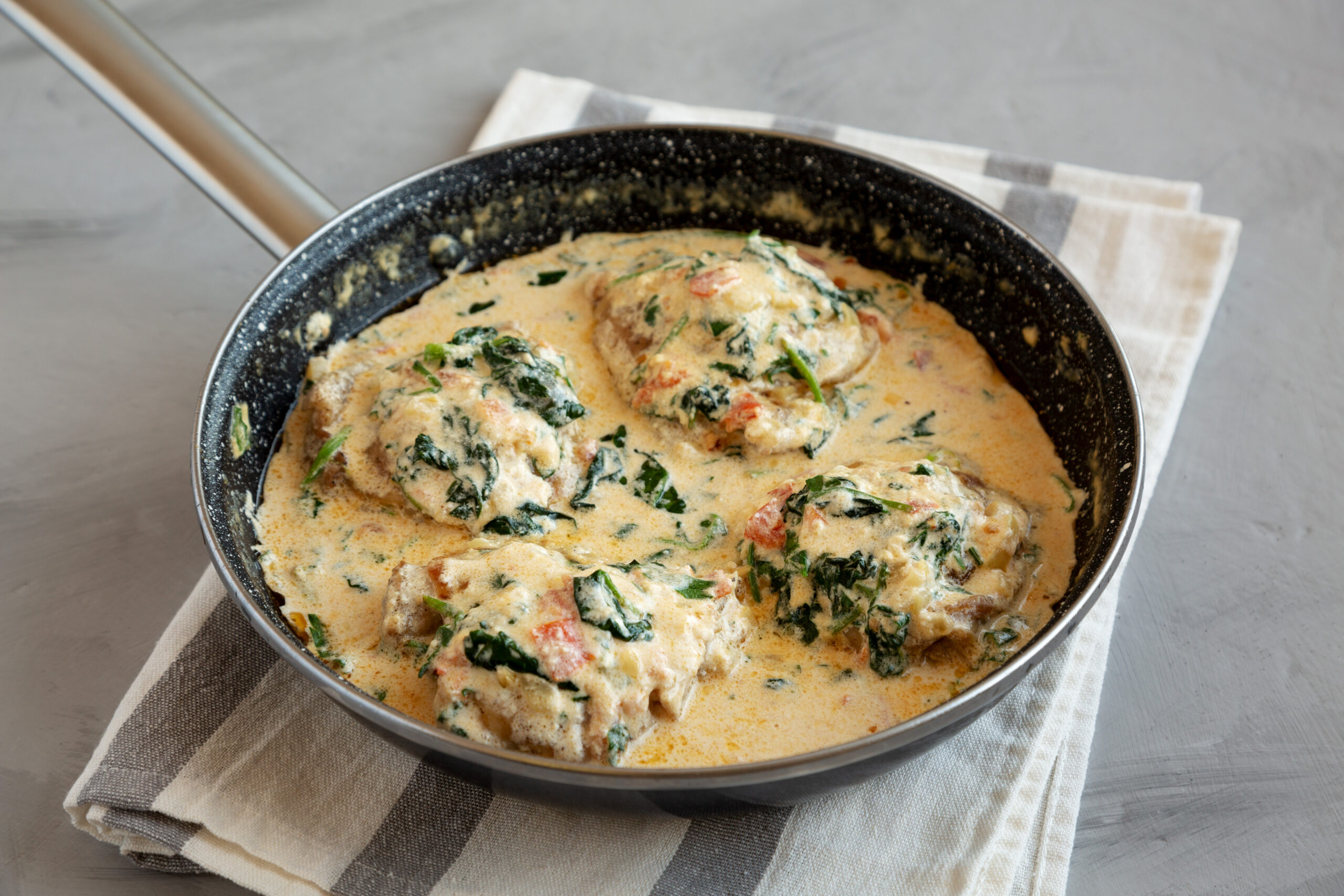 Creamy Tuscan Chicken | Slimming World Friendly Recipe – Fatgirlskinny.net